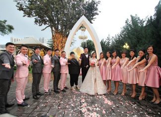 Congratulations to Tan Boon Heong and his wife! Wishing them a lifetime of love! (photo:sinchew.com.my)