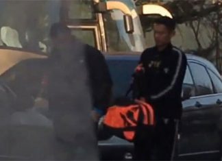 Lin Dan arrives at the China national physical fitness training center.