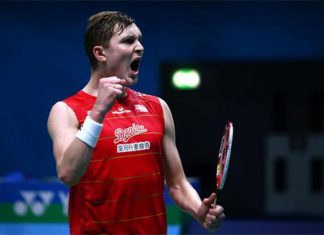 Viktor Axelsen roars after beating Lee Chong Wei for the first time in his career. (photo: AFP)