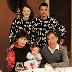 Lin Dan & Xie Xingfang & their families members gather together for a reunion dinner on New Year’s Eve.