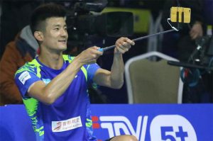 Chen Long takes selfie after his semi-final victory in the 2016/2017 China Badminton Super League (CBSL).