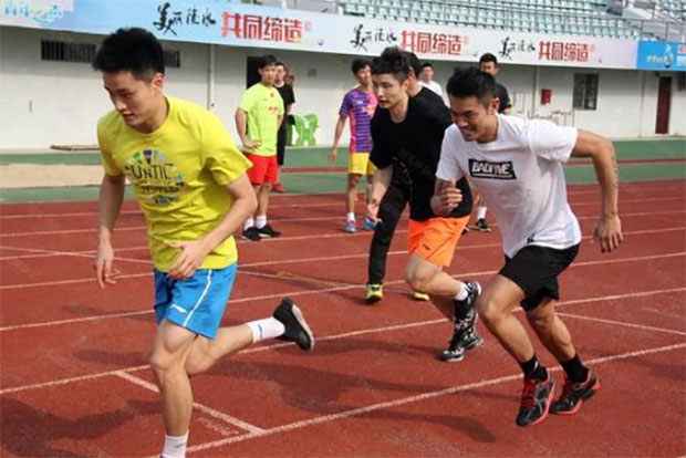 Lin Dan starts training with the Chinese National team.