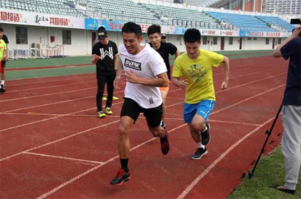 Lin Dan starts training with the Chinese National team.