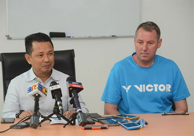 BAM's deputy President Datuk Seri Mohamad Norza Zakaria and Morten Frost answer questions in a press conference. (photo: Bernama)