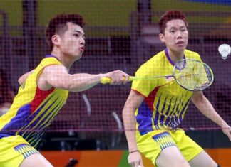 Goh V Shem/Tan Wee Kiong need to reevaluate every aspect of their game in order to get back stronger. (photo: AFP)
