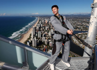 Shi Yuqi poses at the SkyPoint climb in Gold Coast, Australia. (photo: Chris Hyde)