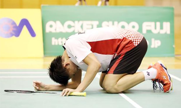 Kento Momota cries as he beats Takuma Ueda in the Japan Ranking Circuit final.