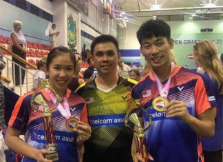 Chan Peng Soon/Cheah Yee See pose with their coach Pang Cheh Chang. (photo: Pang Cheh Chang's Facebook)