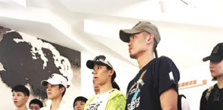 Lin Dan and the Chinese national badminton team visit China's nuclear weapons research center.