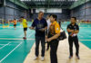 Morten Frost (left) gives a briefing on Malaysian badminton team's preparation for SEA Games. (photo: Osman Adnan)