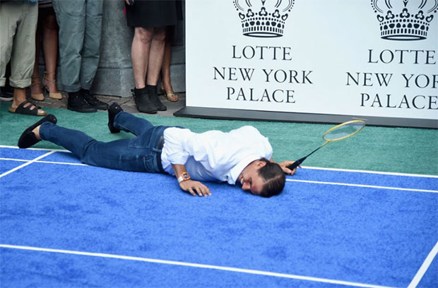 Best Badminton dive from Rafael Nadal. (photo: mStar)
