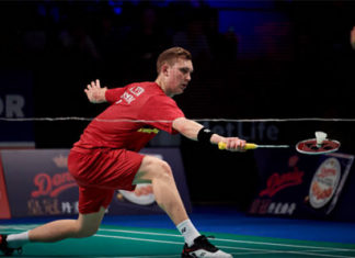 Viktor Axelsen made to work by qualifier Wei Nan in the 2017 Denmark Open second round. (photo: AP)