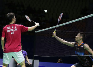 Angus Ng Ka Long tries to block a shot from Lee Chong Wei during the China Open quarter-finals. (photo: AP)
