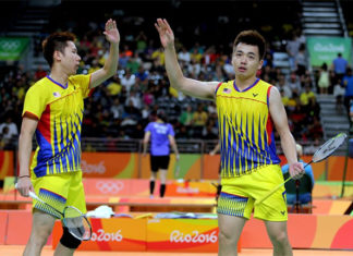 Goh V Shem/Tan Wee Kiong need to work hard, and to innovate their playing style to earn a chance to rejuvenate their career. (photo: AP)
