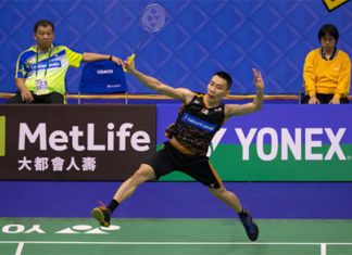 Lee Chong Wei is comfortable with Tey Seu Bock (back) as his coach. (photo: AP)