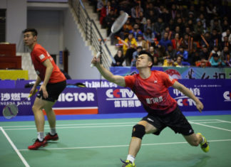Zheng Siwei (right) and Liu Cheng in the 2017-2018 China Badminton Super League final.