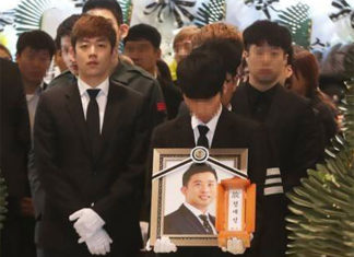 Lee Yong-Dae pays emotional tributes to Jung Jae-Sung.
