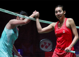 Ratchanok Intanon (left) loses to Michelle Li at 2018 All England. (photo: Badminton England)