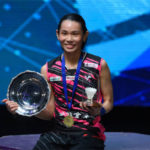 Tai Tzu Ying at the award ceremony. (photo: AP)