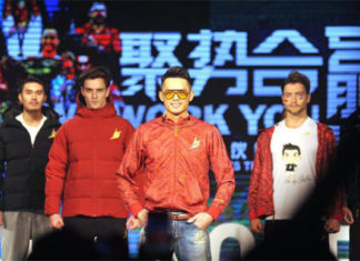 Lin Dan looks cool in the new Yonex outfit.