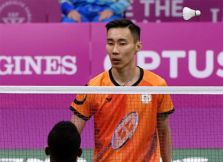 Lee Chong Wei wins an easy match in the first tie of 2018 Commonwealth Games mixed team event. (photo: Bernama)
