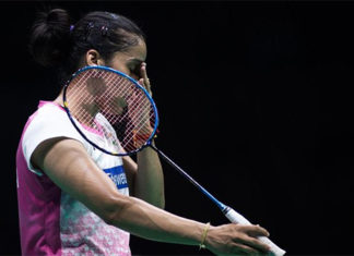 Saina Nehwal loses to Michelle Li in the 2018 Uber Cup opener. (photo: AFP)