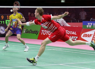 Lee Chong Wei produces a brilliant match against Viktor Axelsen in the Thomas Cup Group D tie. (photo: Mohd Yusni Ariffin)