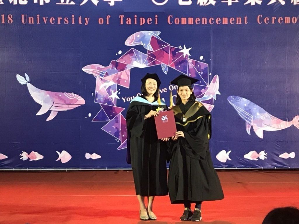 Congratulations to Tai Tzu-ying on getting her master degree. (photo: Facebook)