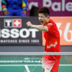 Shi Yuqi celebrates after beating Anthony Sinisuka Ginting 2-1 in the first men’s singles match. (photo: AFP)