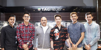 Anthony Sinisuka Ginting, Jonatan Christie, Irwan Danny Mussry (Time International president and CEO), Kevin Sanjaya, Fajar Alfian and Muhammad Rian Ardianto (from left) with their TAG Heuer watches. (photo: JP)