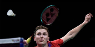 Badminton fans for sure not willing to see Viktor Axelsen to cancel international matches over player contract. (photo: AFP)