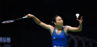 Zhang Beiwen shocks PV Sindhu of India in Denmark Open first round. (photo: AFP)