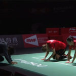 Badminton Korea Association dismisses 7 coaches, abolishes age restriction Lee So Hee/Shin Seung Chan bend both their knees and bow to Ra Kyung-min after winning the 2018 China Open.