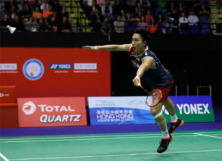 Kento Momota continues his sizzling form to set up a Hong Kong semi-final clash with Son Wan Ho of Korea. (photo: AFP)