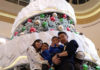 Lee Chong Wei, his wife and sons pose for a super sweet picture. (photo: Lee Chong Wei's Twitter)