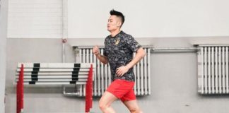 Lin Dan doing some track workouts.