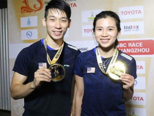 Chan Peng Soon/Goh Liu Ying poses with their Thailand Masters gold medals.