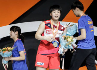 Akane Yamaguchi eases past He Bingjiao in 2019 Badminton Asia Championships final. (photo: Wang He/Getty Images)