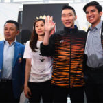 Lee Chong Wei (2R) poses with his wife Wong Mew Choo (2L), President of Badminton Association of Malaysia (BAM) Norza Zakaria (L) and Malaysia’s Minister of Youth and Sports Syed Saddiq Syed Abdul Rahman. (photo: Mohd Rasfan/Afp/Getty Images)