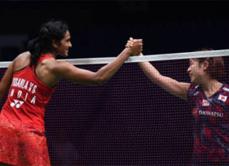 PV Sindhu (L) and Nozomi Okuhara meet in historic World Championships rematch. (photo: AFP)