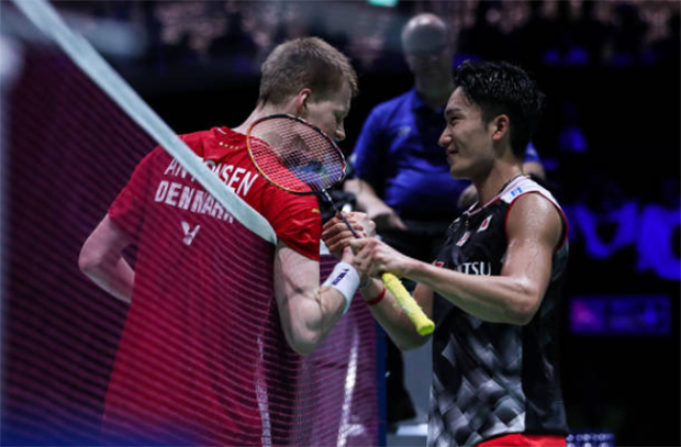 Kento Momota wins 2019 World Championships after dominating Anders Antonsen in one-sided final. (photo: Shi Tang/Getty Images)