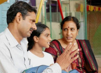 PV Sindhu at age 11 with her mother P. Vijaya and father P. V. Ramana. (photo: Mahesh Harilal)