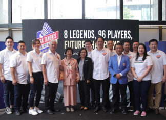 Program Juara Tangkis Tun Dr Siti Hasmah [Left to Right] Group photo - Koo Kien Keat, Zakry Latif, Woon Khe Wei, Foo Kok Keong, Yang Amat Berbahagia Tun Dr Siti Hasmah, Puan Ramona Binti Mohd Razali, Cheah Soon Kit, Rashid Sidek, Rahman Sidek, Datuk Seri Norza Zakaria, Roslin Hashim, Raezal Hussein, Jessica Lim and Ong Ewe Hock. (photo: Sofiah Shuhada)