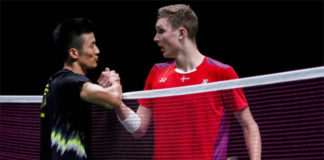 Viktor Axelsen (R) faces Chen Long in Denmark Open semi-final. (photo: Visual China Group via Getty Images)