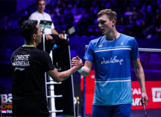 Jonatan Christie (L) beat Viktor Axelsen in French Open semis. (photo: Shi Tang/Getty Images)
