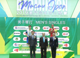 Sitthikom Thammasin (red jersey) wins the 2019 Macau Open title.