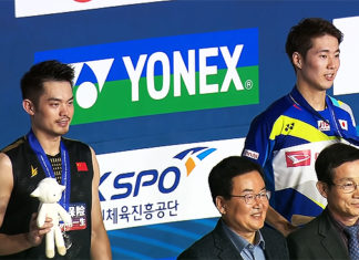 Lin Dan (left) plays too slow in the final compare to Kanta Tsuneyama.