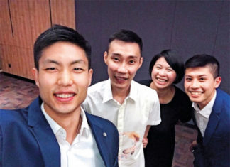 Chou Tien Chen and Lee Chong Wei have dinner together in Malaysia. (photo: Chou Tien Chen)