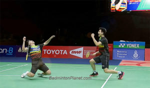 Teo Ee Yi (L) and Ong Yew Sin celebrates after their Thailand Masters win.