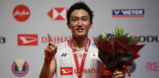 Kento Momota to rest for another 3 months after eye surgery on Saturday. (photo: Mohd Rasfan/AFP Via Getty Images)